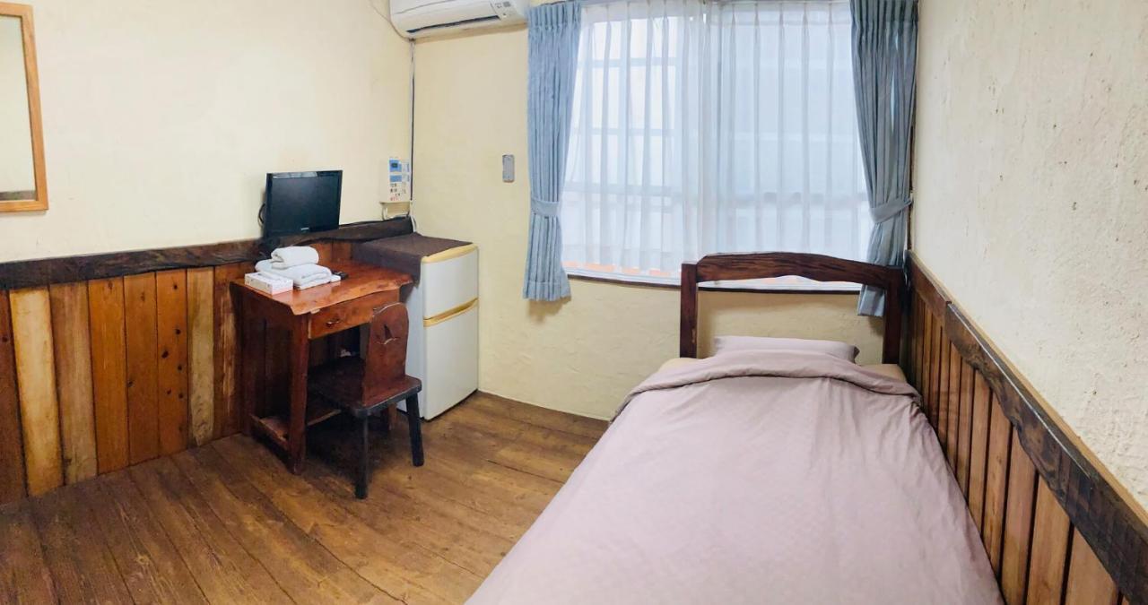 ペンションやいま日和 Hotel Ishigaki  Exterior photo